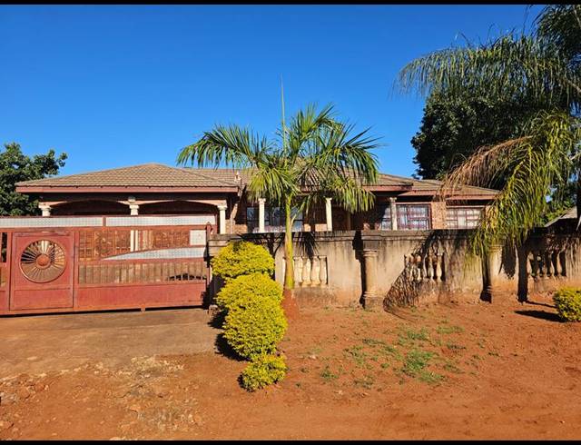 4 BEDROOM HOUSE FOR SALE IN THOHOYANDOU M